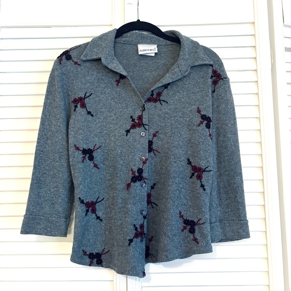 Vintage Y2K Floral Embroidered Button Down Shirt Gray Black Maroon Small S